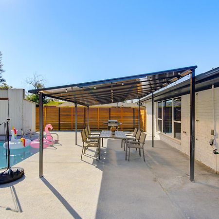 Pickleball Paradise Retreat - 4 Bedrooms, 2,5 Baths - Houston Downtown, Houston Heights - Pickleball And Basketball Court, Pool, Minigolf, Karaoke, Fire Pit, Bbq, Billiards, Ping Pong, Hockey, King Bed מראה חיצוני תמונה