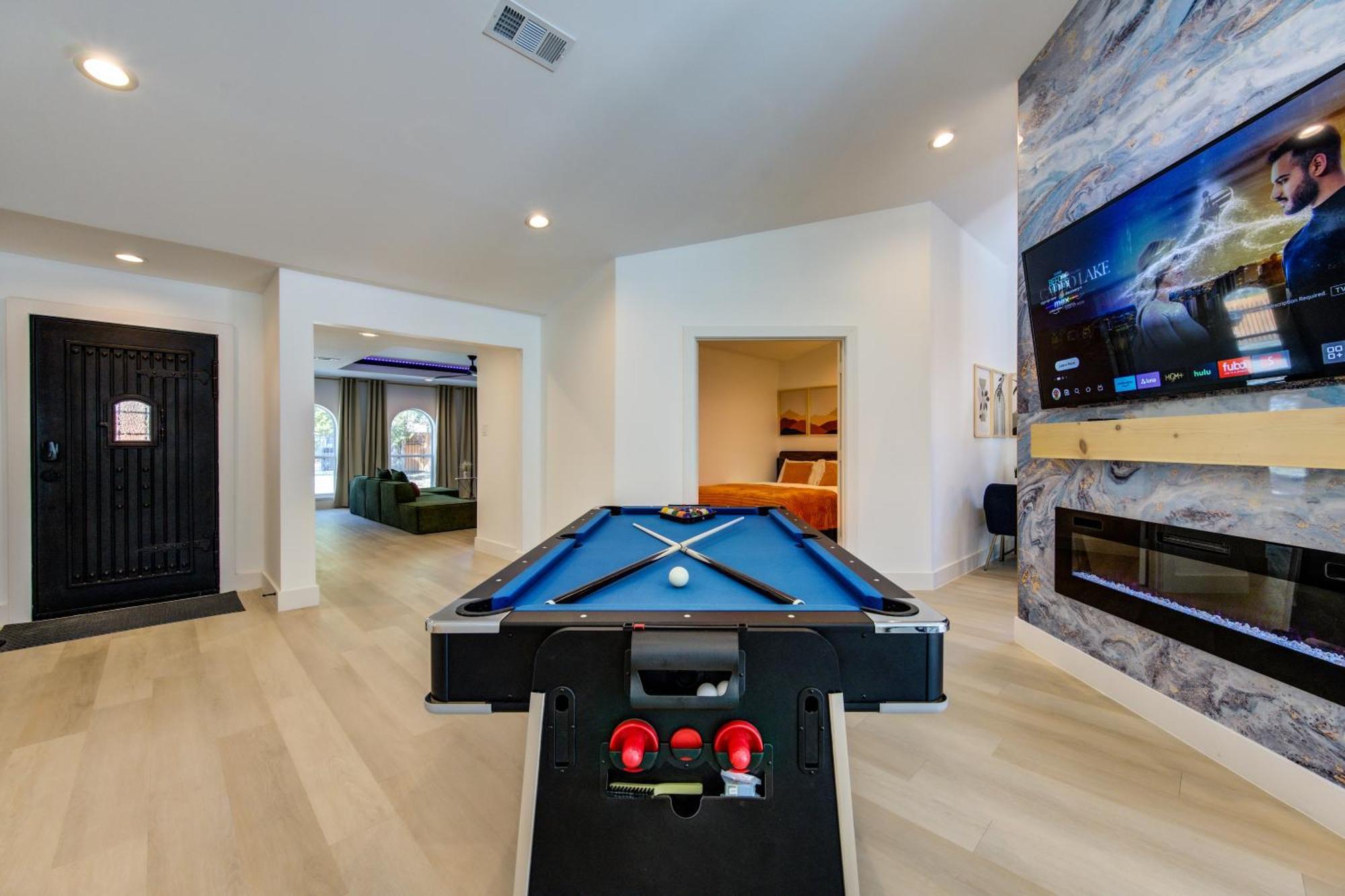 Pickleball Paradise Retreat - 4 Bedrooms, 2,5 Baths - Houston Downtown, Houston Heights - Pickleball And Basketball Court, Pool, Minigolf, Karaoke, Fire Pit, Bbq, Billiards, Ping Pong, Hockey, King Bed מראה חיצוני תמונה